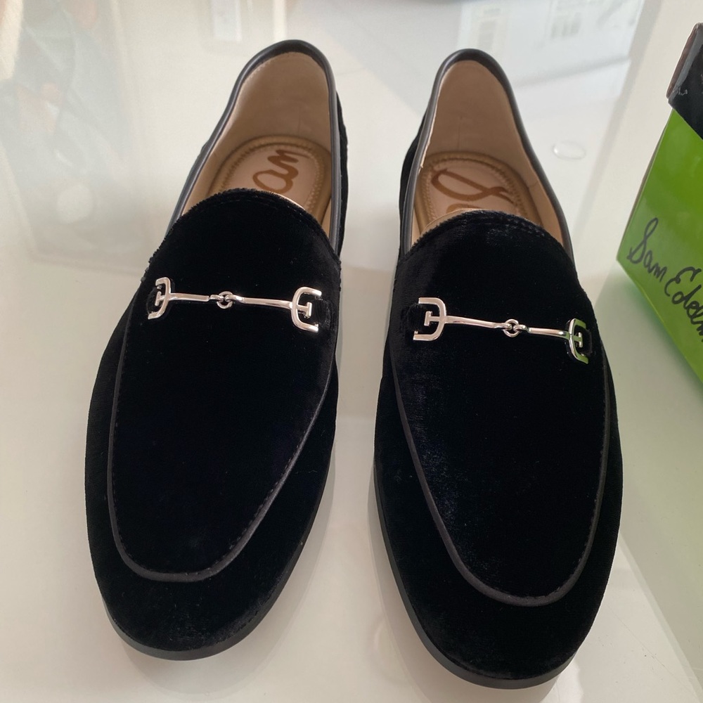 NWT Sam Edelman Loraine Black Velvet Loafer in Size 8